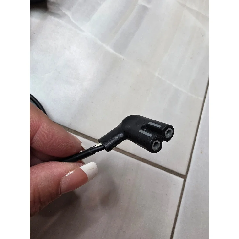 Honglin HL-028V 2-Prong Right Angle Power Cord C7 Non-Polarized 7A 125V Black A4